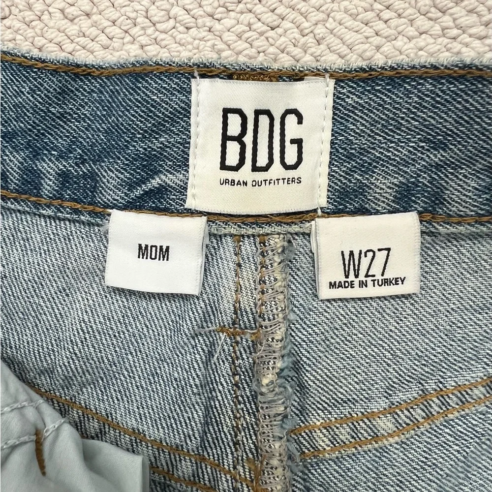 URBAN OUTFITTERS BDG BLUE JEANS SHORTS MOM HIGH WAISTED VINTAGE STYLE Size: 27 - Picture 6 of 16